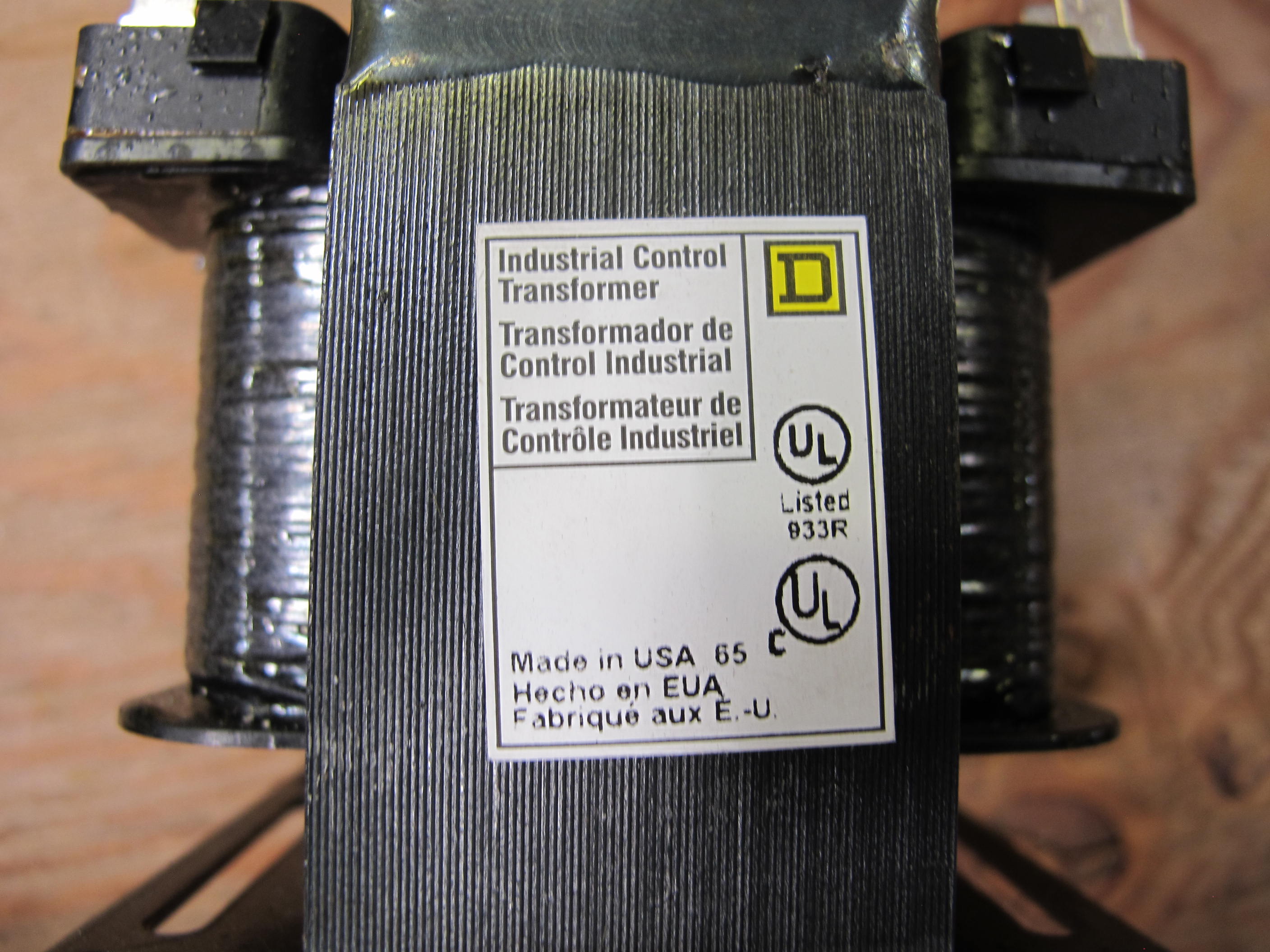 LOT TO INCLUDE BUT NOT LIMITED TO: (20) RELAYS, 120VAC COIL VOLTAGE, 10A CONTACT RATING, BLADE TERMINALS, DPDT CONTACT ARRNGMT, (2) SWITCHES, DISCONNECT TYPE, 600 AC, 250 DC VOLTAGE, 60A, 3 PHASE COMMENTS, (15) CLAMPS, GROUNDING TYPE, 1.10"-2.25"DIAM,60"BRAID SIZE, SOLDERLESS STYLE, COPPER MATERIAL, (24) CLAMPS, GROUNDING TYPE, 1.65"-3.50" DIAM, 60" BRAID SIZE, SOLDERLESS STYLE, COPPER MATERIAL, (12) BLOCKS, TERMINAL TYPE, #8 AND SMALLER AWG WIRE SIZE, 600V, 50A ELEC RATING, 12 CIRCUIT, ONE PIECE KIND, STRAP SCREW TERMINALS, 0.63 CENTER TO CENTER SIZE. LOADING & HANDLING FEE $15-4135